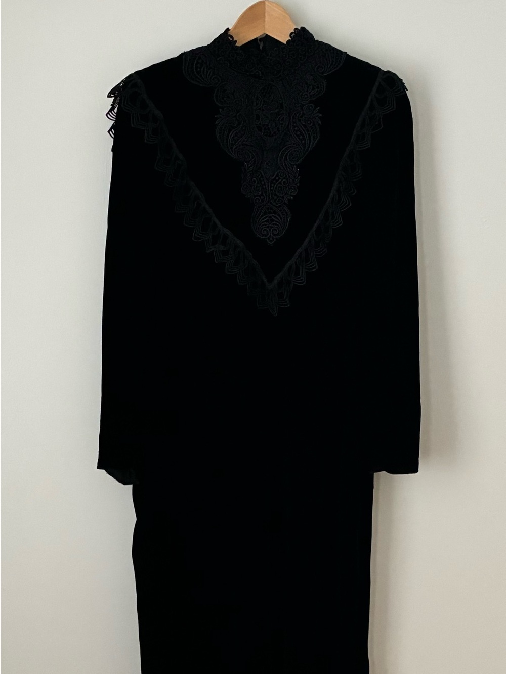 Jessica McClintock Black Velvet Lace High Neck Long Sleeve Midi Dress 6 - Picture 2 of 6